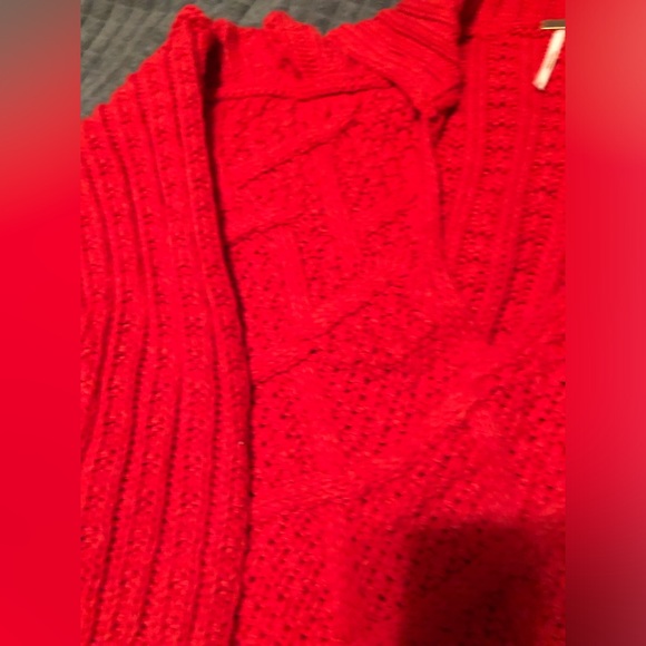 FREE PEOPLE NWOT Traveler Cable Pullover sweater MEDIUM in fiery red - Picture 5 of 6
